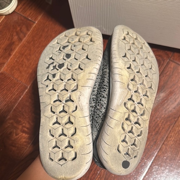 Nike Black and Gray Performance Sneakers - Picture 4 of 4